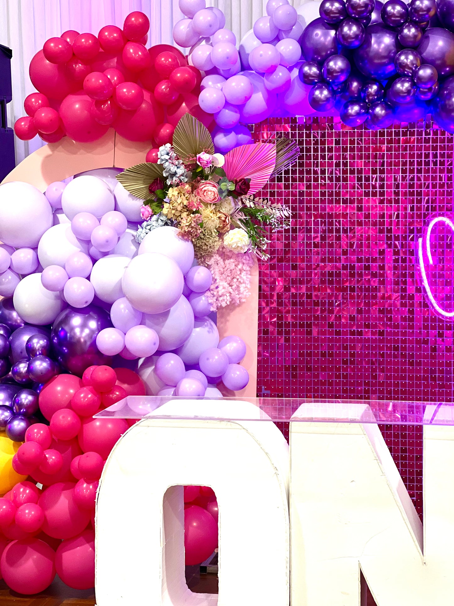 Hot pink Shimmer Wall