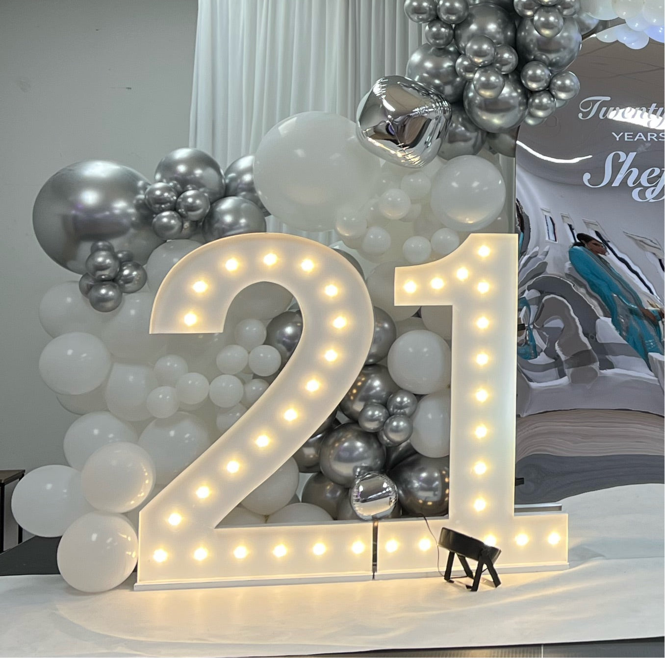 21 Marquee Number light 1.2m Metal